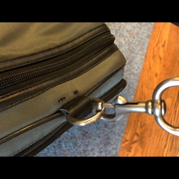 Coach Duffle Bag - Picture 4 of 8